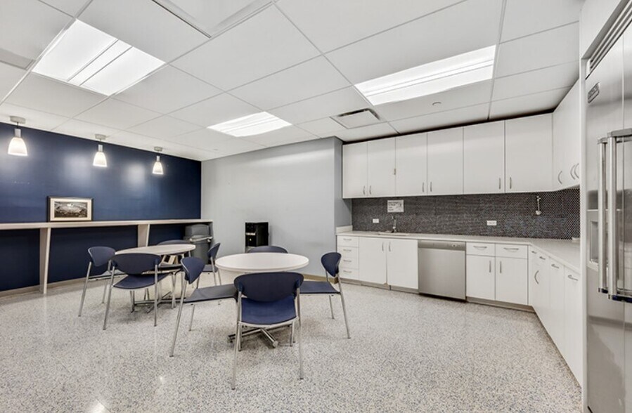 More Photos Of 805 Third Ave, New York Office For Lease