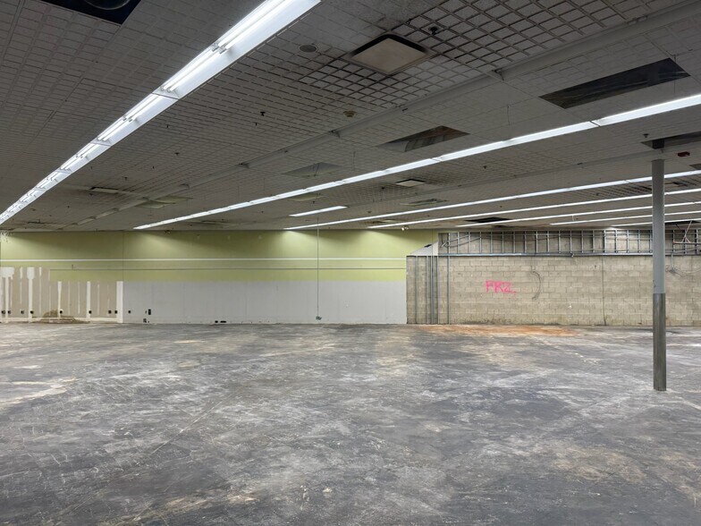 More Photos Of 7859 Firestone Blvd, Downey Drugstore For Lease