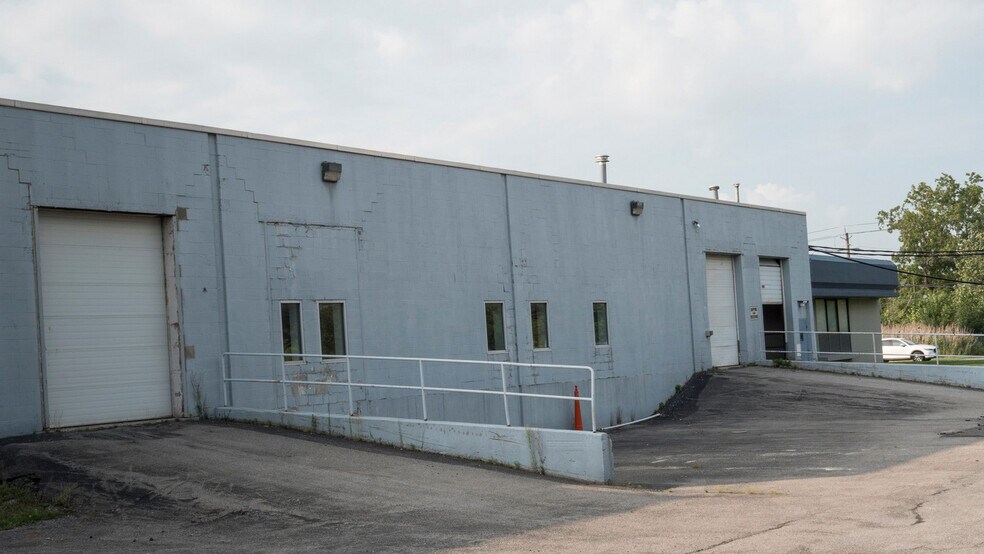 More Photos Of 495 Aero Dr, Cheektowaga Light Distribution For Lease