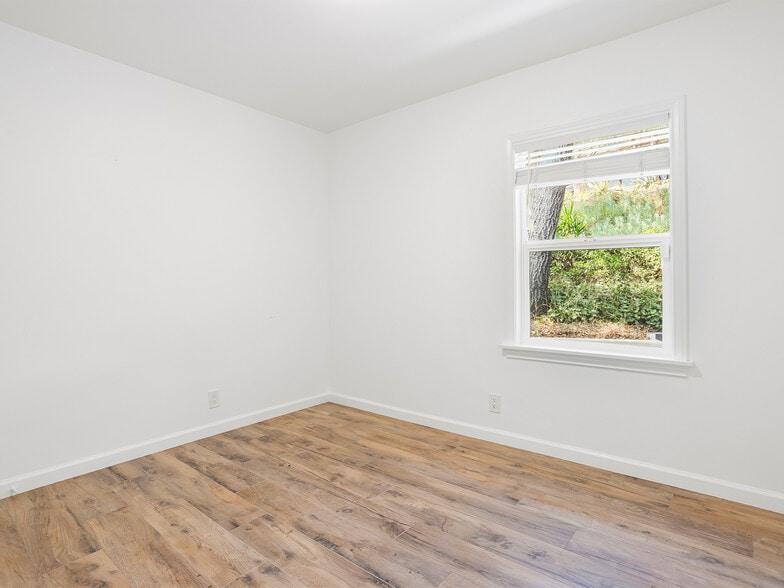 More Photos Of 7580 McGroarty Ter, Tujunga Apartments For Sale