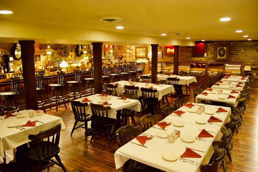 More Photos Of 690-692 State Route 66, Leechburg General Retail For Sale