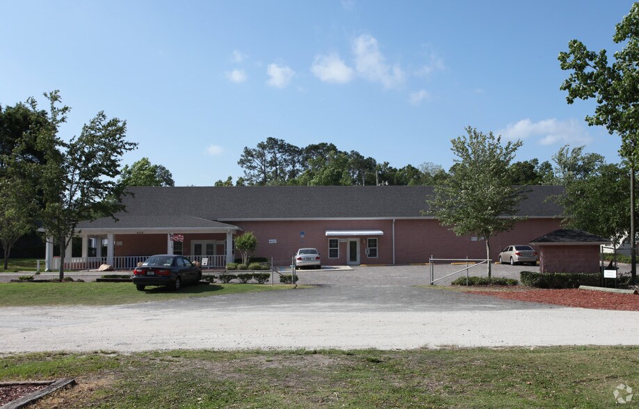 More Photos Of 6310 Blanding Blvd, Jacksonville Showroom For Lease