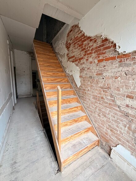 More Photos Of 1913 Central Ave, Cincinnati Office Residential For Sale