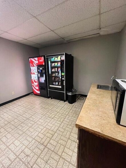 More Photos Of 4401-4405 NW 4th St, Oklahoma City Medical For Sale