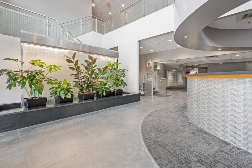 More Photos Of 920 Lafayette Rd, Seabrook Office For Lease