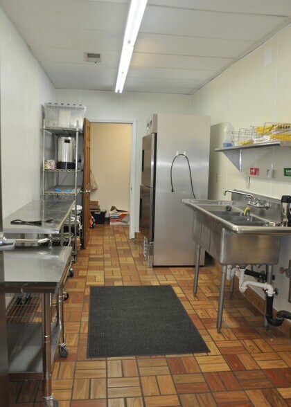 More Photos Of 1549 E Broadway St, Monticello General Retail For Sale