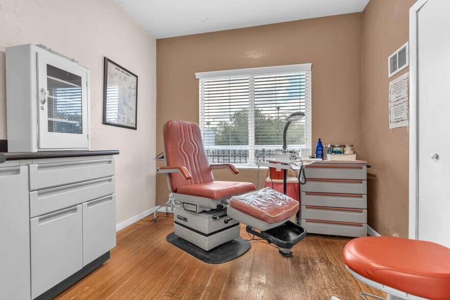 More Photos Of 1437 SW 1st St, Miami Medical For Sale