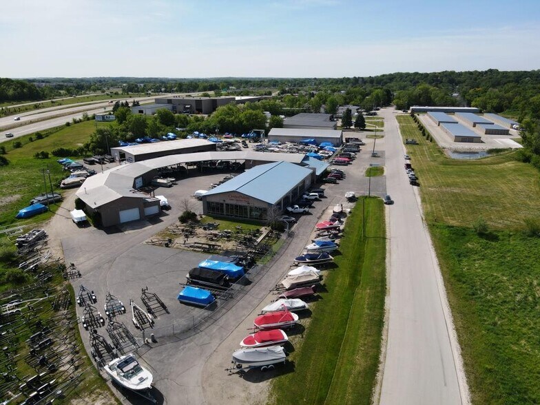 More Photos Of 400 Sussex St, Pewaukee Freestanding For Sale
