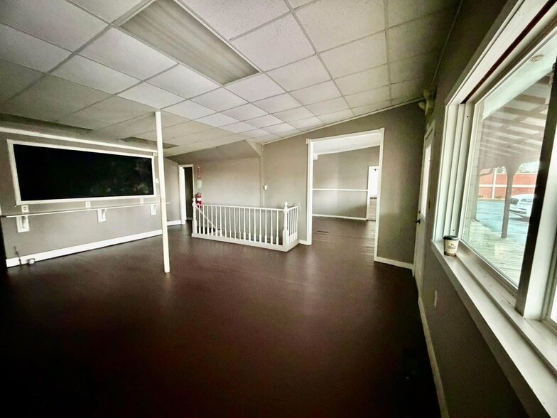 More Photos Of 359 W Shadburn Ave, Buford Freestanding For Sale