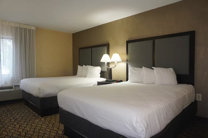 More Photos Of 6460 Dixie Hwy, Bridgeport Hotel For Sale