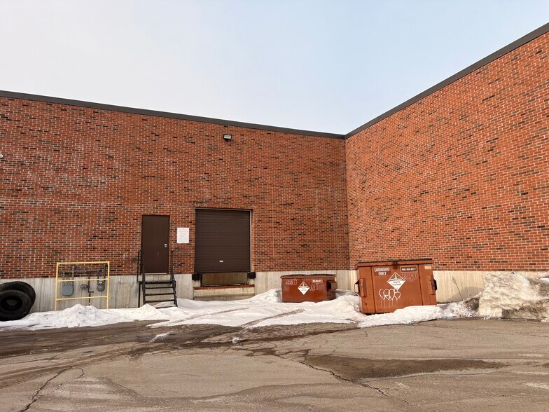 More Photos Of 55 Stafford Dr, Brampton Warehouse For Lease