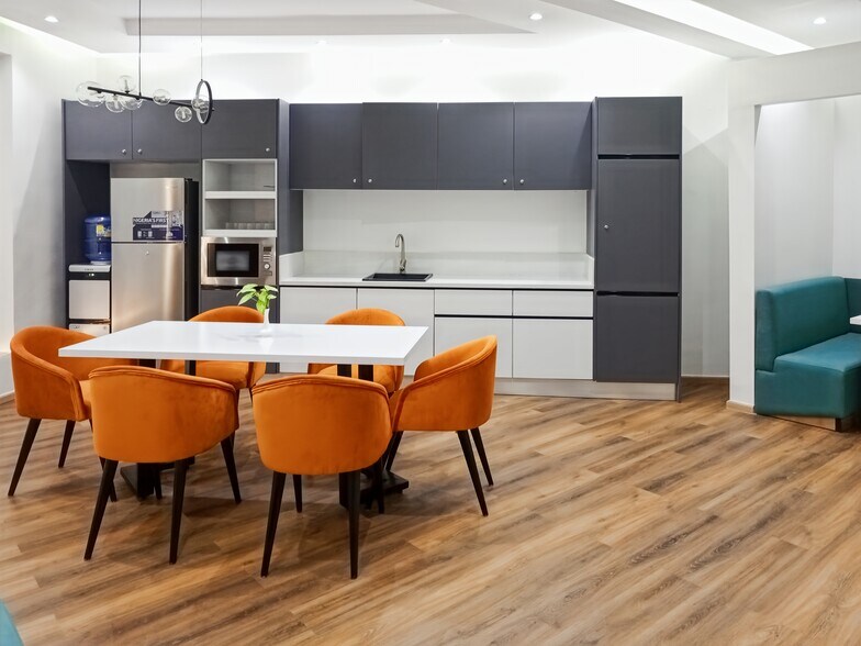 More Photos Of 5075 Hopyard Rd, Pleasanton Coworking Space