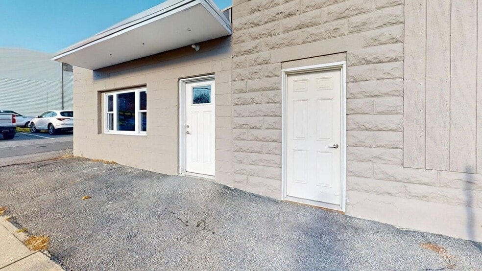 More Photos Of 17 Erie St, Albany Warehouse For Lease