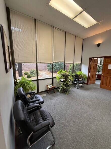 More Photos Of 6 Westbury Dr, Saint Charles Office For Lease