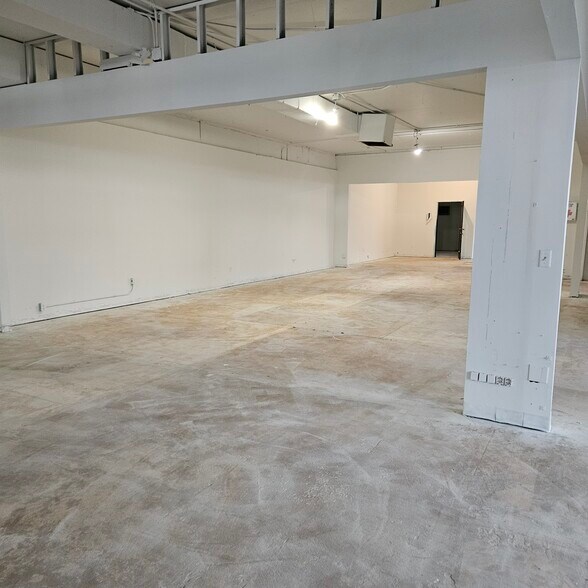 More Photos Of 202 N Federal Hwy, Lake Worth Restaurant For Sale