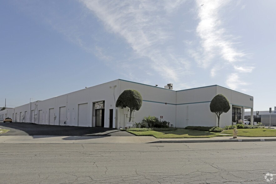 More Photos Of 13965 Stage Rd, Santa Fe Springs Warehouse For Lease