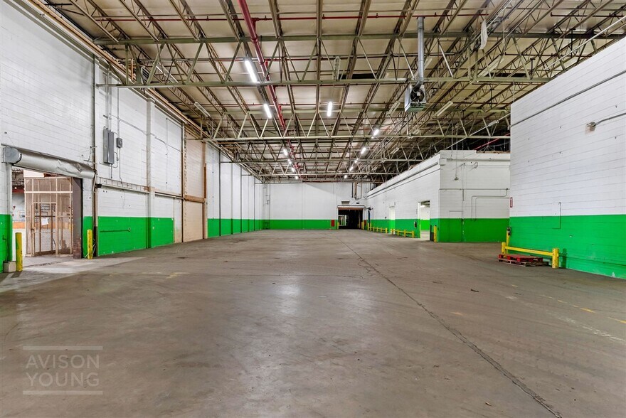 More Photos Of 300 S Main St, Mauldin Warehouse For Sale