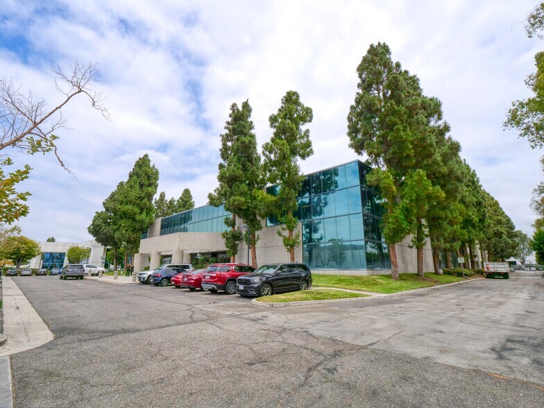 More Photos Of 7345 Orangewood Ave, Garden Grove Warehouse For Sale