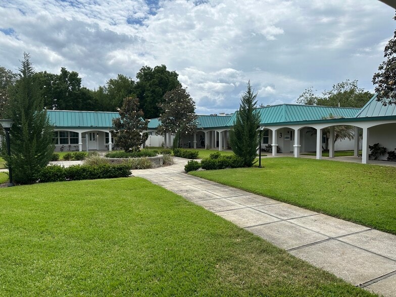 More Photos Of 400 Avenue K SE, Winter Haven Medical For Lease