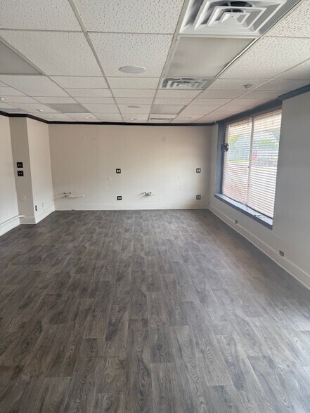 More Photos Of 618-630 W Wisconsin Ave, Appleton Bowling Alley For Sale