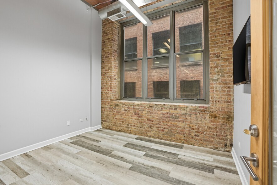 More Photos Of , Chicago Office For Sale