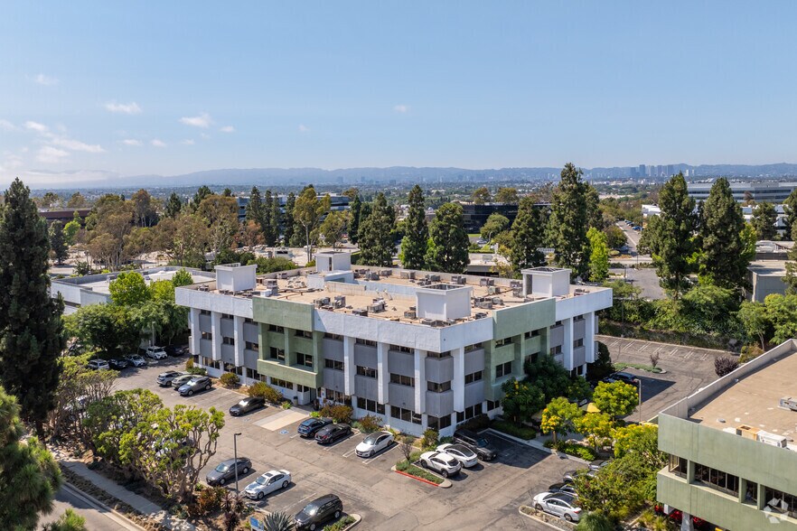 More Photos Of 5839-5855 Green Valley Cir, Culver City Unknown For Lease