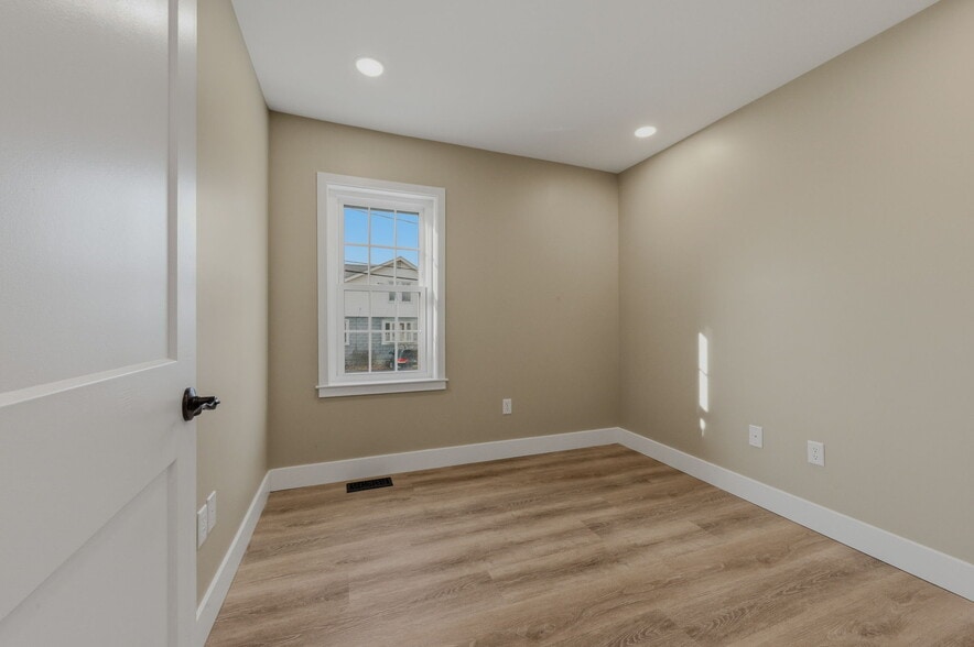 More Photos Of 2101 N Dupont Hwy, New Castle Freestanding For Sale