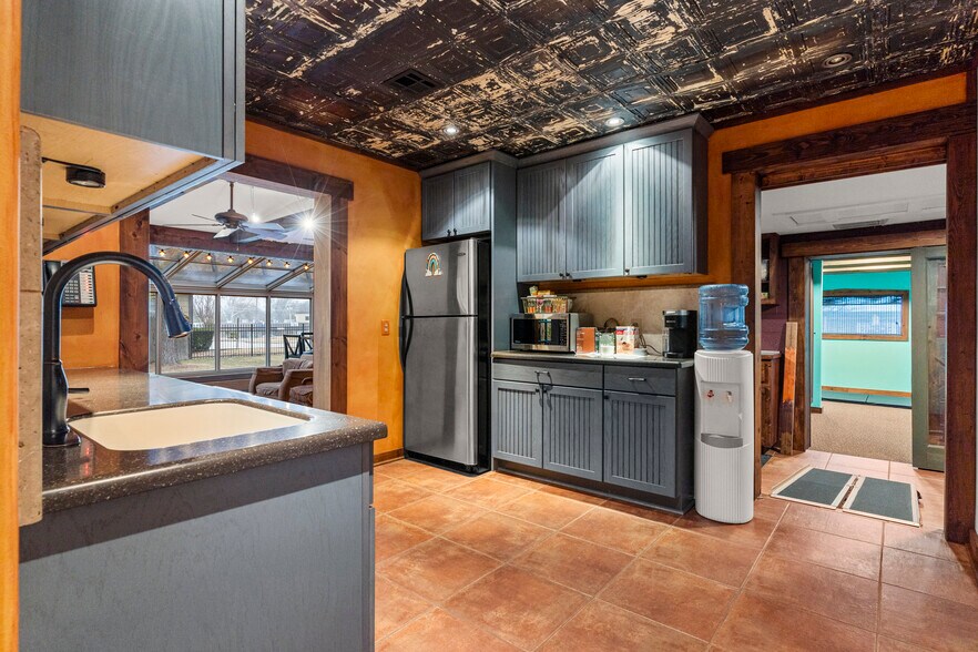 More Photos Of 3228 S Jamestown Ave, Tulsa Medical For Sale
