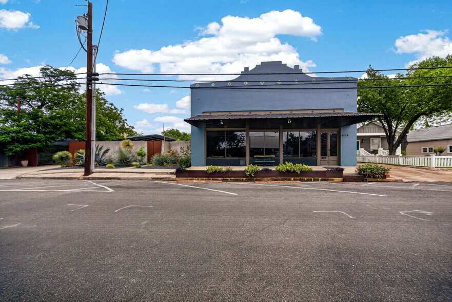 More Photos Of 612 High St, Comfort Storefront Retail Residential For Lease