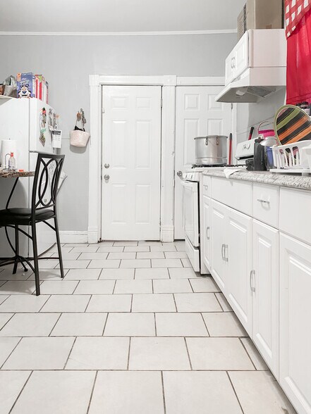 More Photos Of 72 1/2 Henry Ave, Newburgh Apartments For Sale