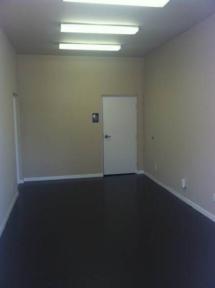 More Photos Of 28720 S Diesel Dr, Bonita Springs Warehouse For Lease