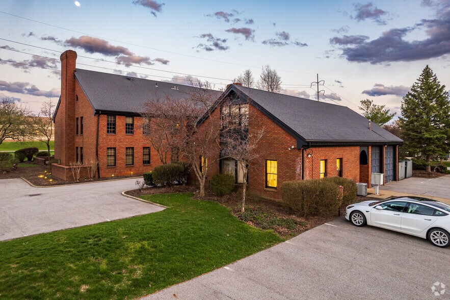 Primary Photo Of 4051 Whipple Ave NW, North Canton Coworking Space