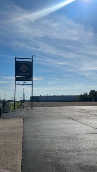 Primary Photo Of 10967 Columbus Pky, Pataskala Service For Lease