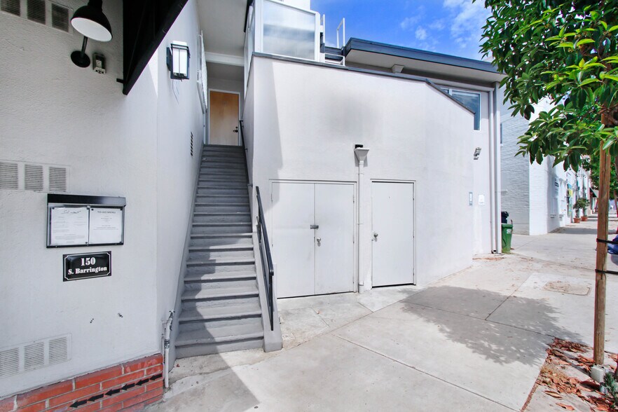 More Photos Of 144-150 S Barrington Ave, Los Angeles Storefront Retail Office For Sale