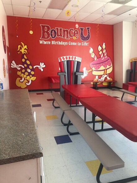 More Photos Of 10624 Metromont Pky, Charlotte Showroom For Sale