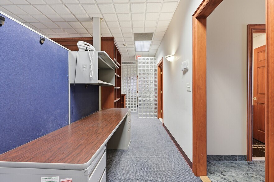 More Photos Of 381 N 9th Ave, Scranton Medical For Sale