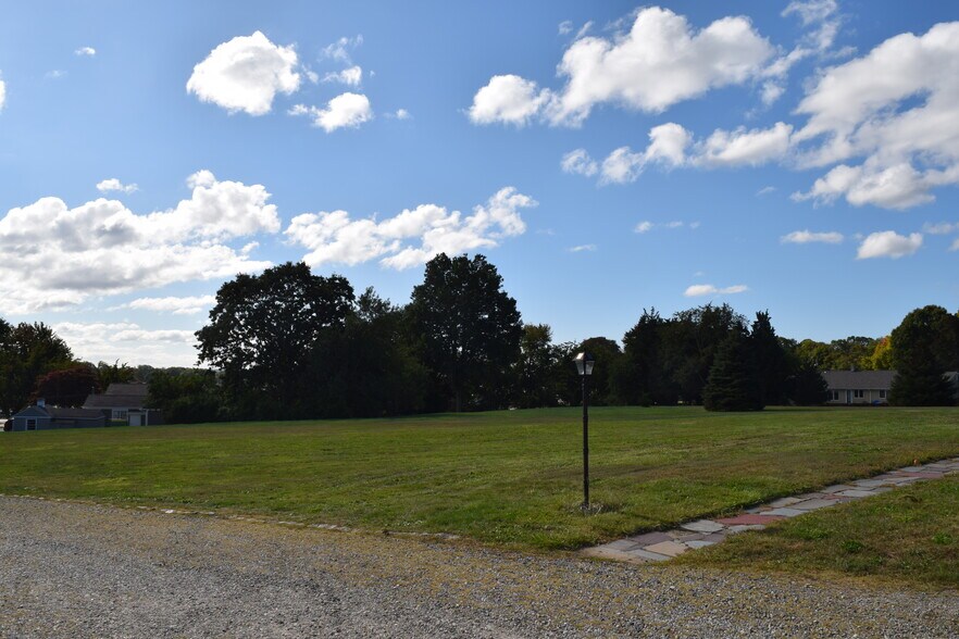 More Photos Of 475 Cedar Ave, Swansea Flex For Sale