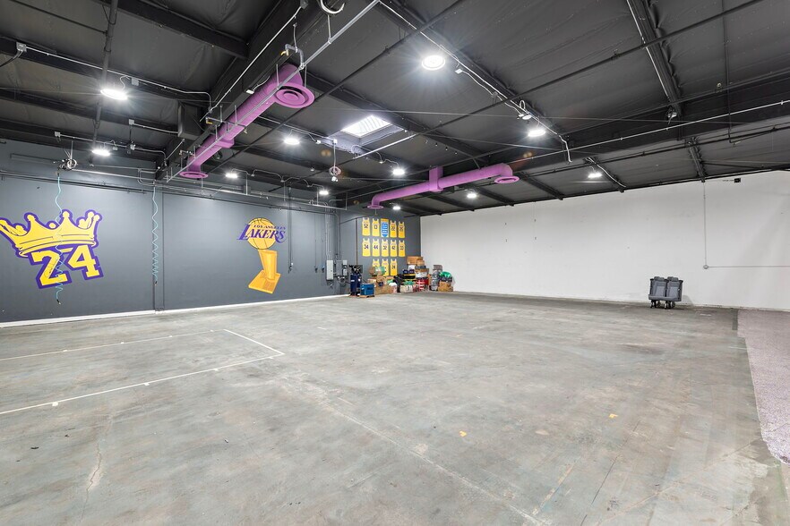 More Photos Of 615-623 S State College Blvd, Fullerton Distribution For Sale