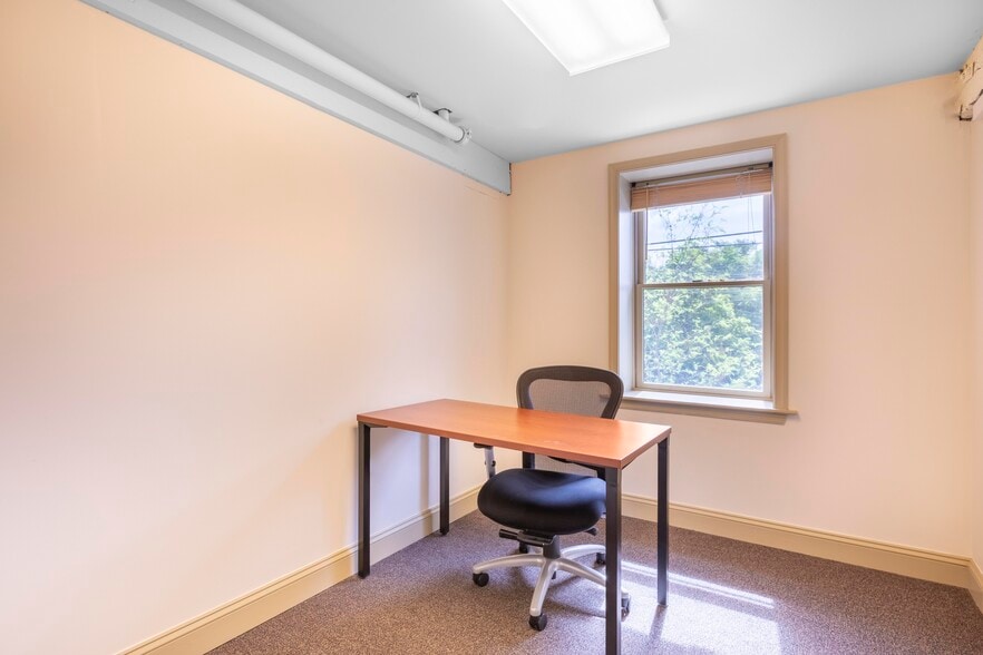 More Photos Of 196 W Ashland St, Doylestown Coworking Space