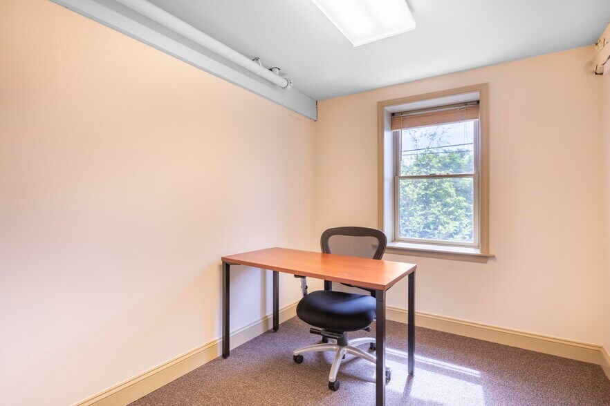 More Photos Of 196 W Ashland St, Doylestown Coworking Space