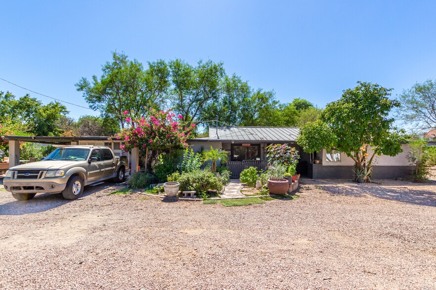 2519 W McLellan Blvd  