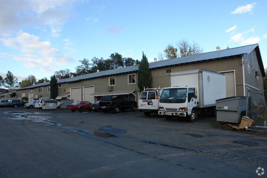 More Photos Of 164-174 Teamtrack Rd, Auburn Warehouse For Lease