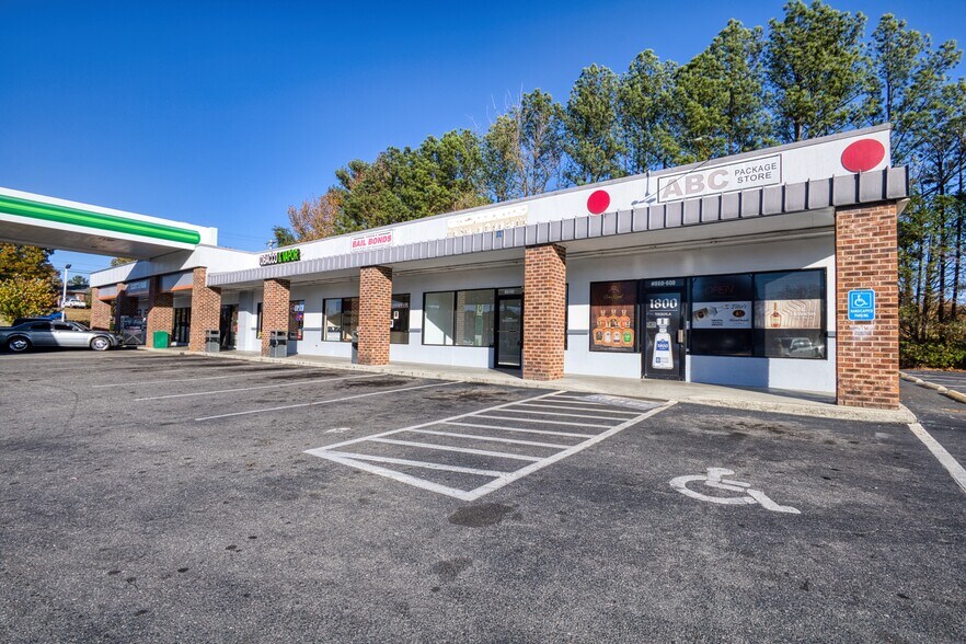 More Photos Of 860 Heckle Blvd, Rock Hill Unknown For Lease