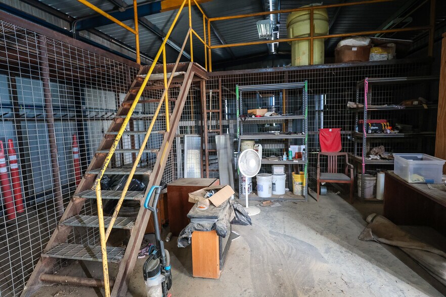 More Photos Of 2617 US Highway 79 N, Carthage Industrial For Sale