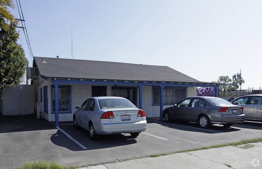 More Photos Of 1315-1317 N Santiago St, Santa Ana Service For Lease