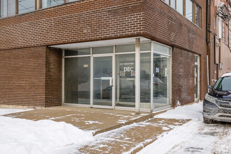 More Photos Of 2240 Av 43e, Montréal Warehouse For Lease