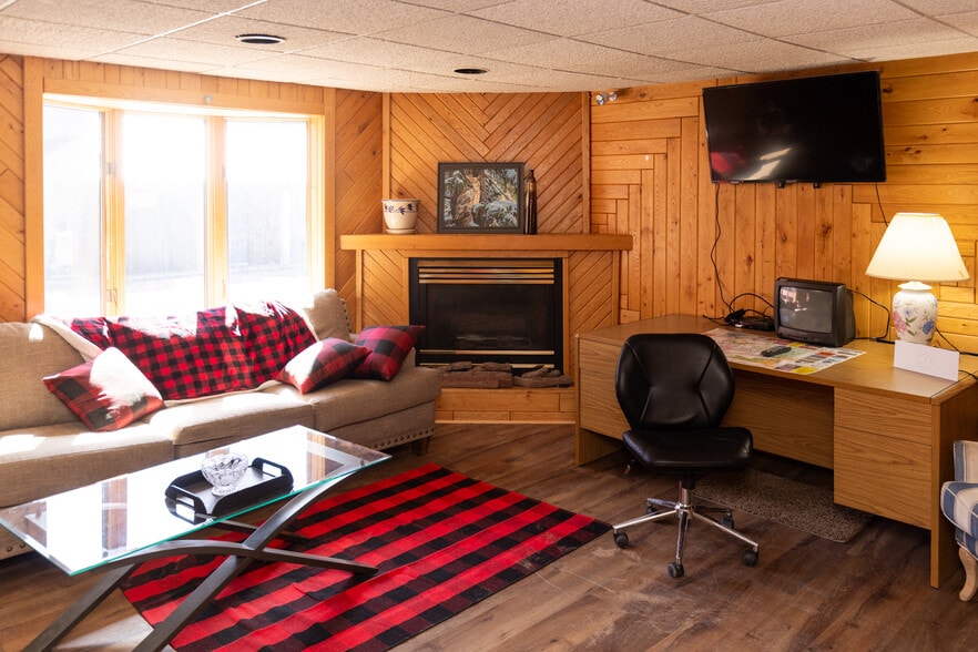 More Photos Of 9966 N State Road 27, Hayward Hotel For Sale