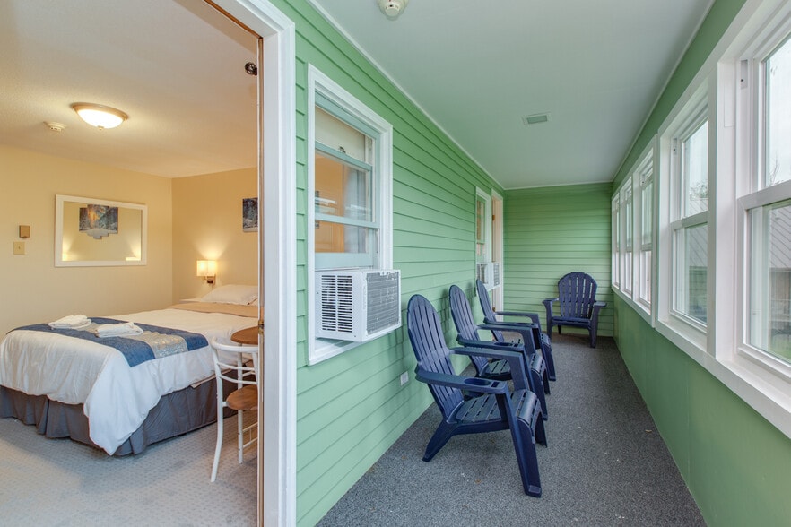 More Photos Of 275 Jenness Pond Rd, Northwood Hotel For Sale