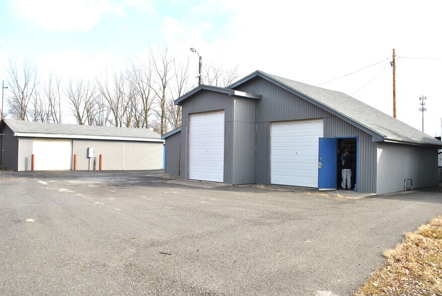 More Photos Of 2882 Johnstown Rd, Columbus Warehouse For Sale