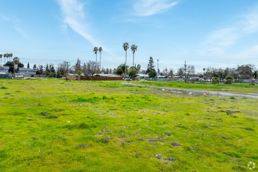 More Photos Of 3890 Fruitridge Road, Sacramento Land For Sale